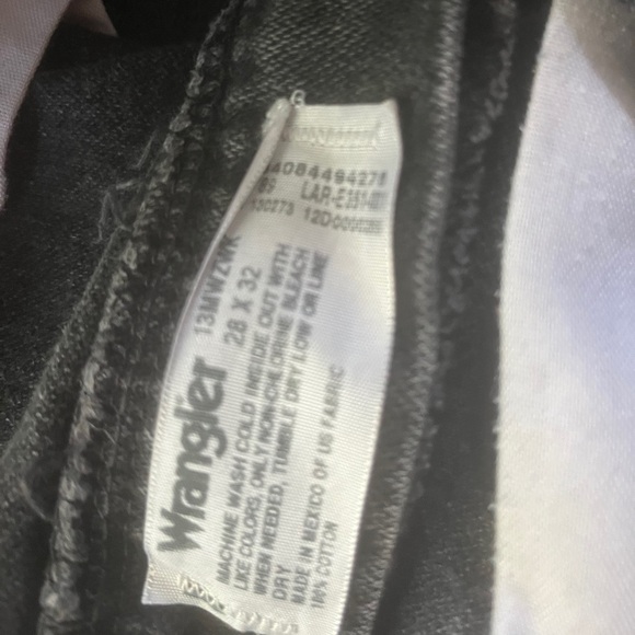 BLACK WRANGLER SHORTS - Picture 3 of 3